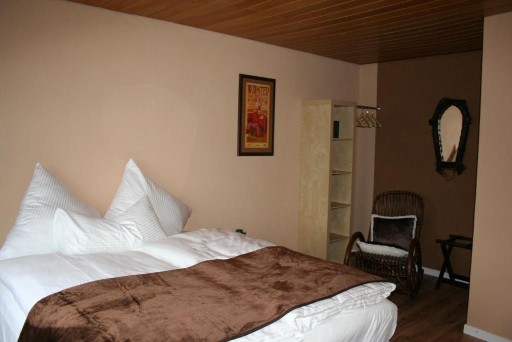 Hotel Hinter Den Spiegeln Heimbach Habitación foto
